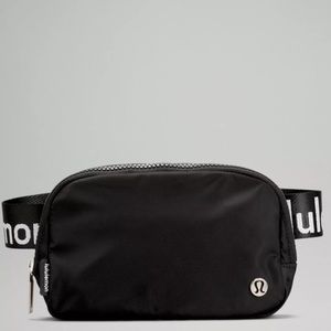 Lululemon Everywhere Belt Bag